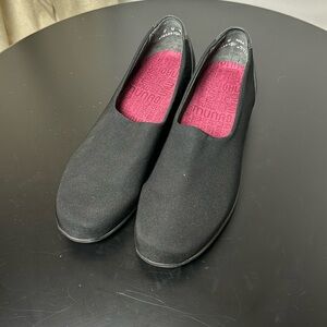 Munro loafer womens size 9. New never worn.